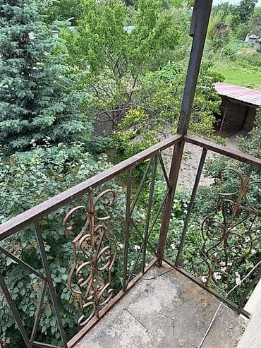 хата кой таш: Большой двухэтажный дом в с. Кой-Таш, г. Бишкек. Характеристики: - — 4