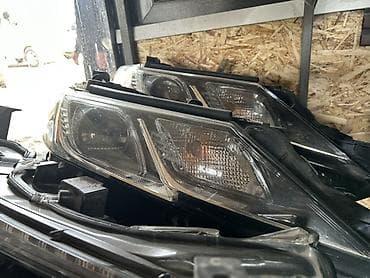 Комплект передних фар Lexus