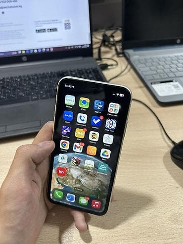 iphone cs: IPhone 11, Б/у, 128 ГБ, Белый, Защитное стекло — 1