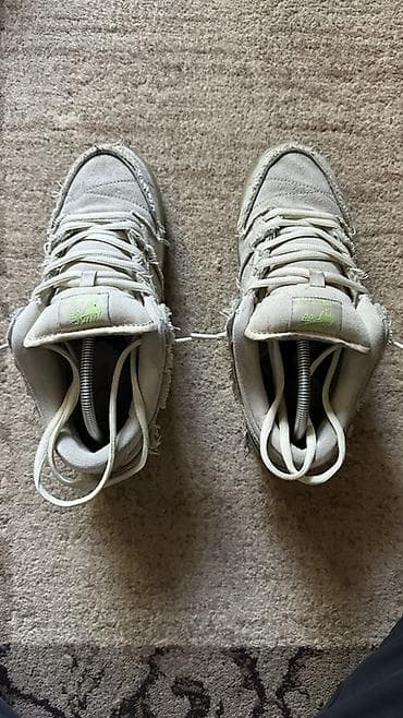 Мужские кроссовки, 42, Nike, Б/у, цвет - Серый, Самовывоз, Платная доставка at lalafo.kg Мужские кроссовки, 42, Nike, Б/у, цвет - Серый, Самовывоз, Платная доставка
