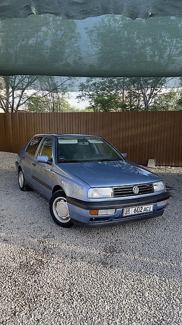 matiz diska: Volkswagen Vento: 1993 г., 1.8 л, Механика, Газ, Седан — 2
