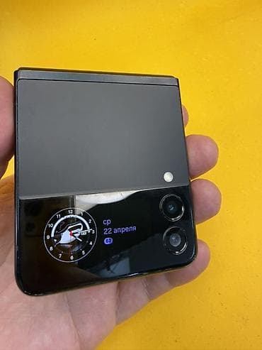 Samsung Galaxy Z Flip 3 5G, цвет - Черный, eSIM