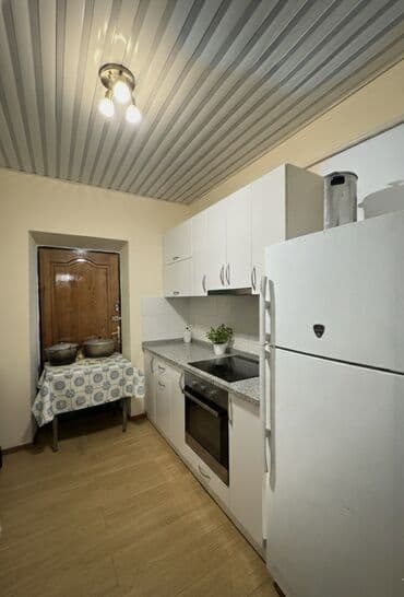 я ищу дом в бишкеке: 300 м², 10 комнат — 9