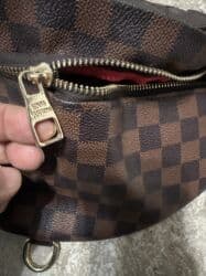 кошелек кожанный: Кожа,оригинал 
Сумка на пояс от LOUIS VUITON( LV)
Состояние хорошое — 3