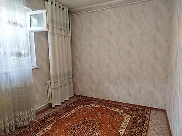 В Центре Сдается 2 комнатная дом отдельная комната в квартире/доме