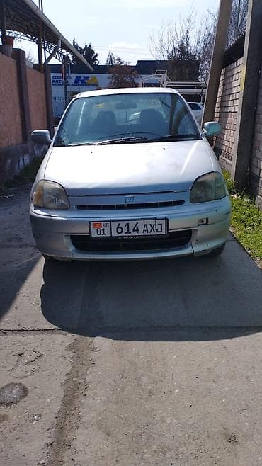 honda fit 2002: Honda Logo: 2000 г., 1.3 л, Автомат, Бензин, Хэтчбэк — 1