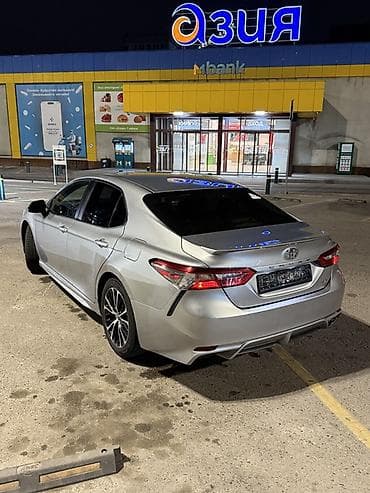 kia rai: Toyota Camry: 2018 г., 2.5 л, Автомат, Бензин, Седан — 2