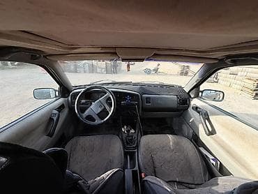 бампер паджеро: Volkswagen Passat: 1992 г., 2 л, Бензин, Седан — 6