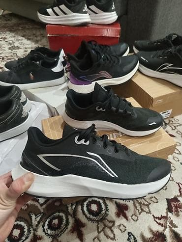 ноокен масы: Эркектердин кроссовкасы, 40, Жаңы, түсү - Кара, Өзү алып кетүү — 1
