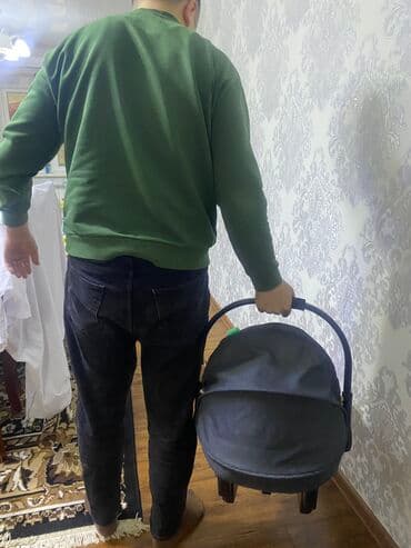 автомобильное кресло для грудничков: Автокресло, цвет - Серый, Б/у — 2