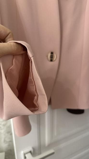 цвет пудр: Костюм женский, размер 56-58, покупала в Дубаи за 13 000 сом фото и — 2