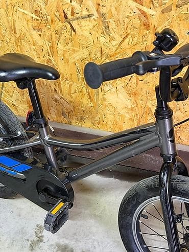 детский велосипед giant 16: Детский велосипед, 2-колесный, 4 - 6 лет, Для мальчика, Б/у — 3