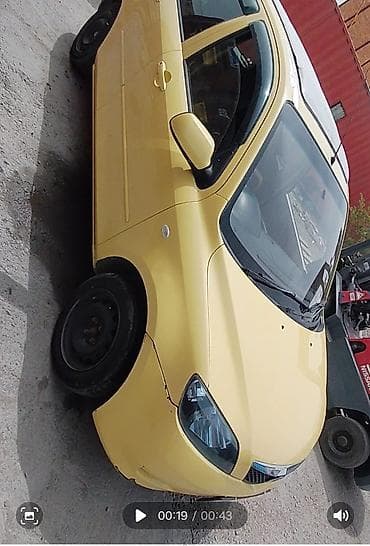 nissan terrano 1: Mazda 2: 2002 г., 1.5 л, Автомат, Бензин, Хэтчбэк — 3