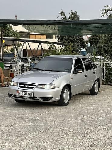 pasat b5: Daewoo Nexia: 2010 г., Седан — 4