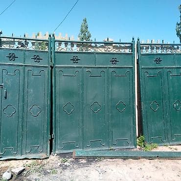 Металлические распашные ворота с калиткой - Материал: сталь, сварная