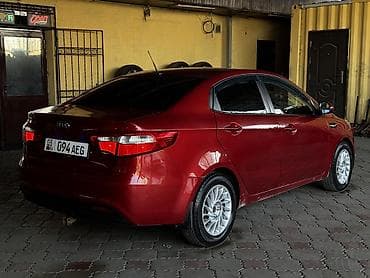 Продажа авто: Kia Rio: 2012 г., 1.6 л, Механика, Бензин, Седан — 2