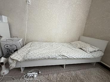 small table: Односпальная кровать в современном минималистичном стиле. - Размер — 1
