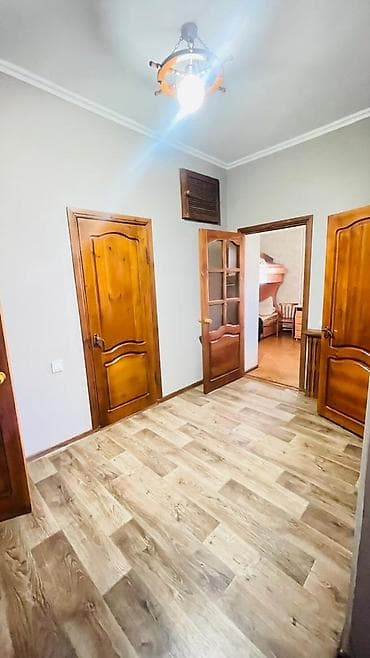 jack 4: Продаю отдельный кирпичный дом + гостевой дом. Широкие стены, высокие — 10