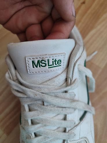 Кроссовки MSLite, белые с зелёными акцентами. размеры 44 отлично lalafo.kg да Кроссовки MSLite, белые с зелёными акцентами. размеры 44 отлично