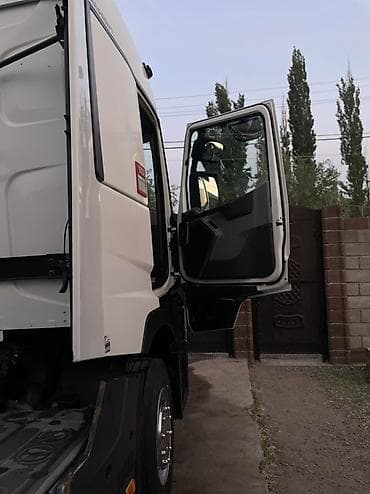 рено премюм: Тягач, Renault, 2015 г., Без прицепа — 4