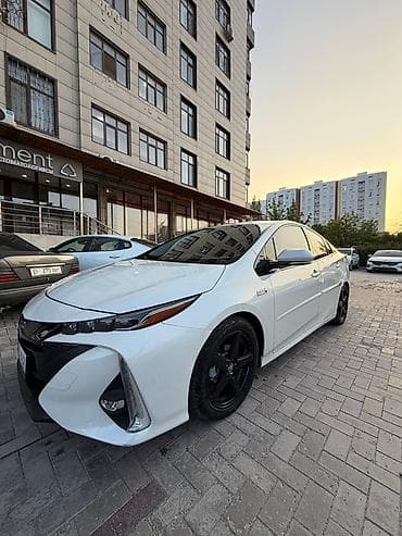 prius: Toyota Prius: 2018 г., Гибрид, Хэтчбэк — 4