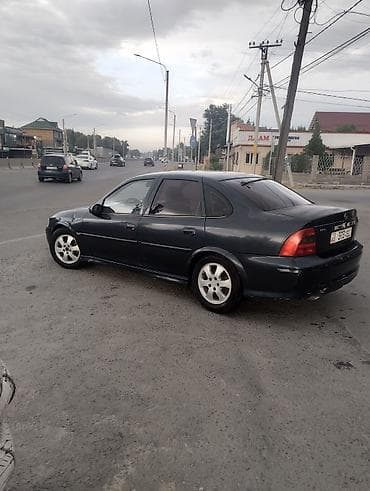 Транспорт: Opel Vectra: 2001 г., 1.6 л, Кол менен иштөөчү, Бензин, Седан — 1