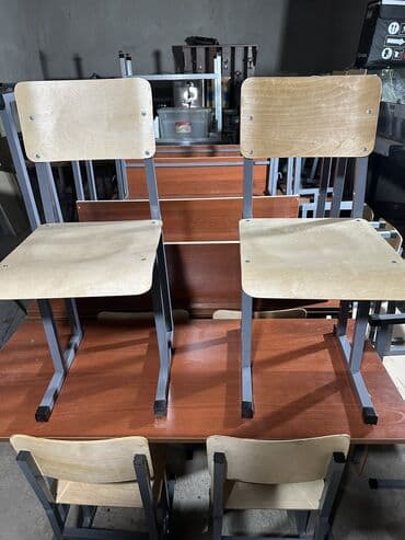 продаю стол офисный: Офисный стул, цвет - Серый, Железо — 4