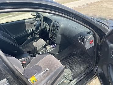 agu: Toyota Avensis: 2001 г., 1.6 л, Ручные, Бензин, Седан — 8