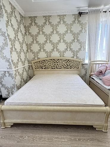 кровати полуторки: Двуспальная кровать, С матрасом, длина - 200 см — 2