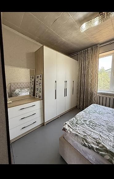 Үйлөрдү сатуу: Продаётся земельный участок с домом и хозяйственными постройками. - — 10