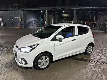 Chevrolet Spark: 2017 г., 1 л, Автомат, Бензин, Хэтчбэк