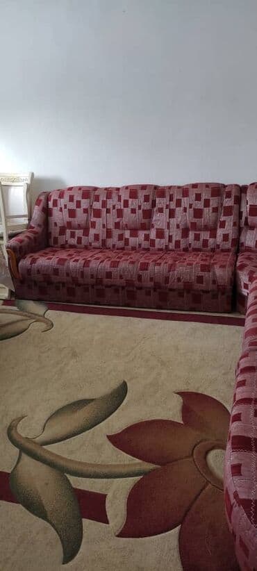 диван на ножках прямой: Бурчу бар диван, Жастыктар менен, Үч орундук жана андан көп — 3