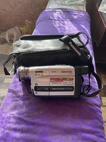 Продаю видео камеру Panasonic RZ-15 состояние идеальная лежит много