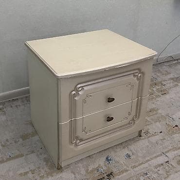 тумба прикроватная: Тумбочка б/у - 2 штук - Габариты: ширина 52 см, высота 50,5 см - — 4