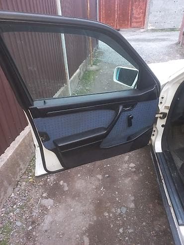 экран для машины: Продаётся легковой автомобиль (седан). Основные характеристики: - — 6