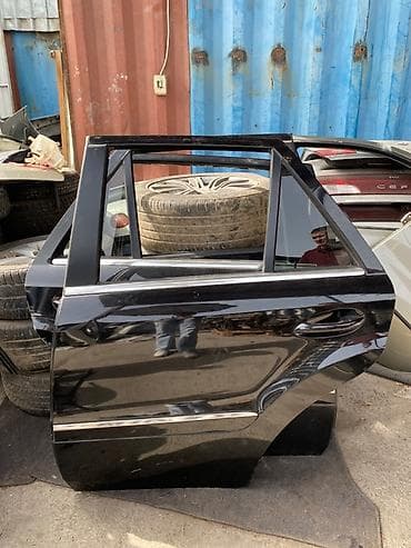 range rover 2008: Дверь Mercedes-Benz M-CLASS W164 ОМ 642 3 2008 задн. лев. (б/у) — 1