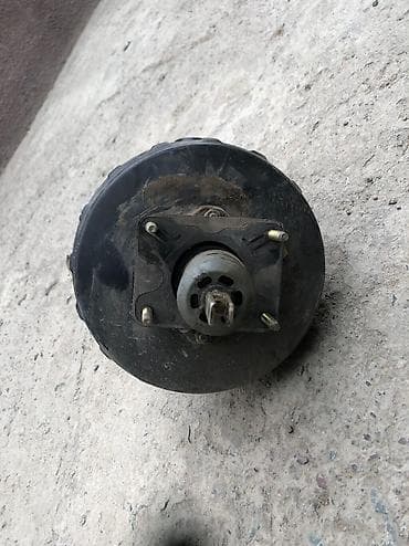 Усилитель тормозов (Вакум) и тормозной цилиндр задний Toyota Sequoia