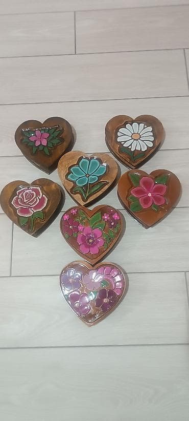 Пардалар жана жалюзи: Деревянные шкатулки в форме сердца с рельефной ручной росписью. - — 2