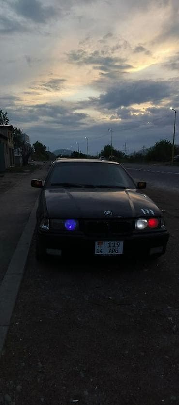 BMW: BMW 3 series: 1992 г., 1.8 л, Механика, Бензин, Седан — 1