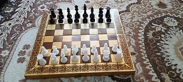чехол на 7: Продаю шахматы. Шахматы в хорошем состоянии, доска размером 40х40 см — 1