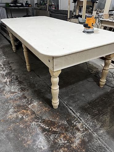 Офис эмереги: Низкие столы. Из дерева. Длина 244 см ширина 90 см. Очень прочный — 7