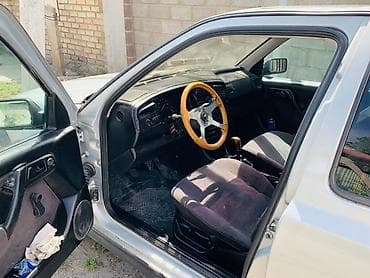 алмашу: Volkswagen Vento: 1993 г., 1.8 л, Механика, Бензин, Седан — 6