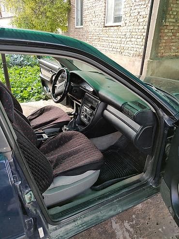 Audi: Audi 100: 1990 г., Седан — 6