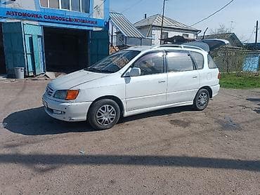 обменяю машину: Toyota Ipsum: 2000 г., 2 л, Автомат, Бензин, Минивэн — 2