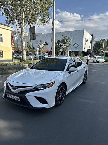 2 8: Toyota Camry: 2018 г., 2.5 л, Автомат, Бензин, Седан — 4