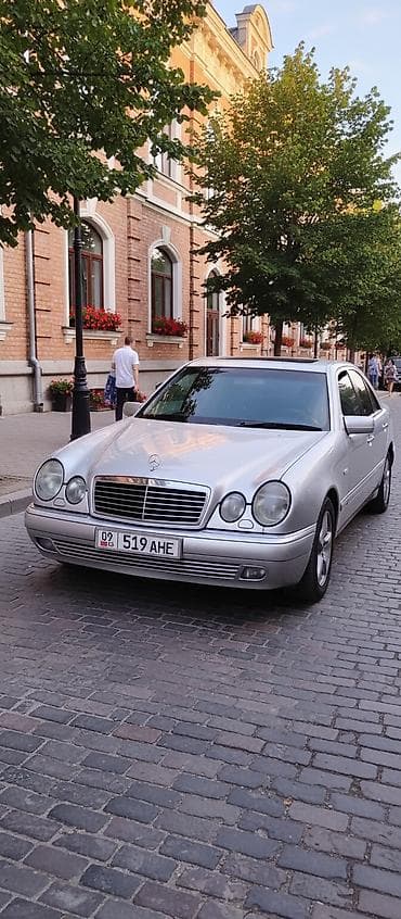 Mercedes-Benz E-Class: 1998 г., 3.2 л, Автомат, Седан