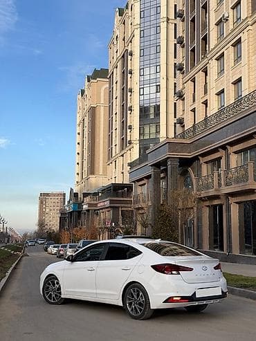 Hyundai Avante: 2018 г., 1.6 л, Вариатор, Бензин, Седан