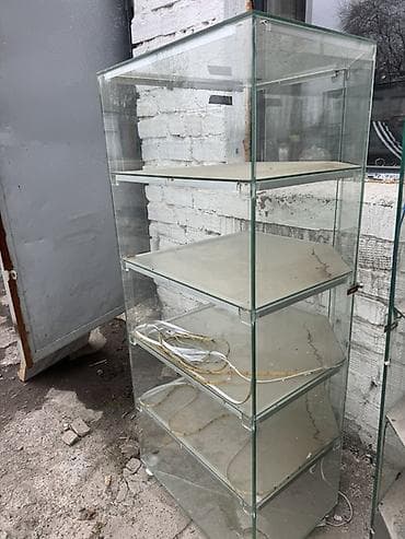 Срочно продаю витрину 🆘 Стеклянная витрина-пенал В наличии 2 шт - lalafo.kg да Срочно продаю витрину 🆘 Стеклянная витрина-пенал В наличии 2 шт -