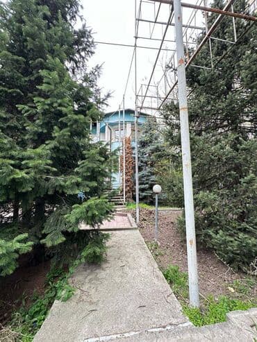 рассрочка аренда под следующим выкупом: Сдается на долгий срок 2-х этажное здания с участком 24 соток локация — 4