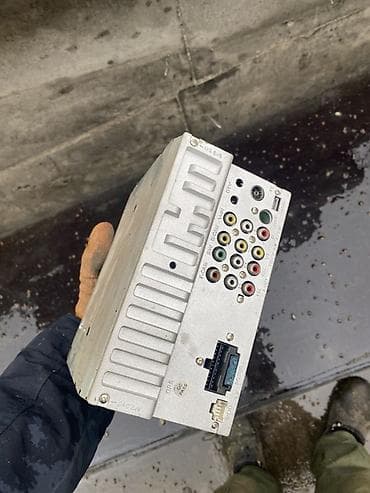 кастомный: Б/у, 2-DIN, Без системы, Без оперативной памяти ГБ ОЗУ, Без встроенной памяти Гб ПЗУ — 1